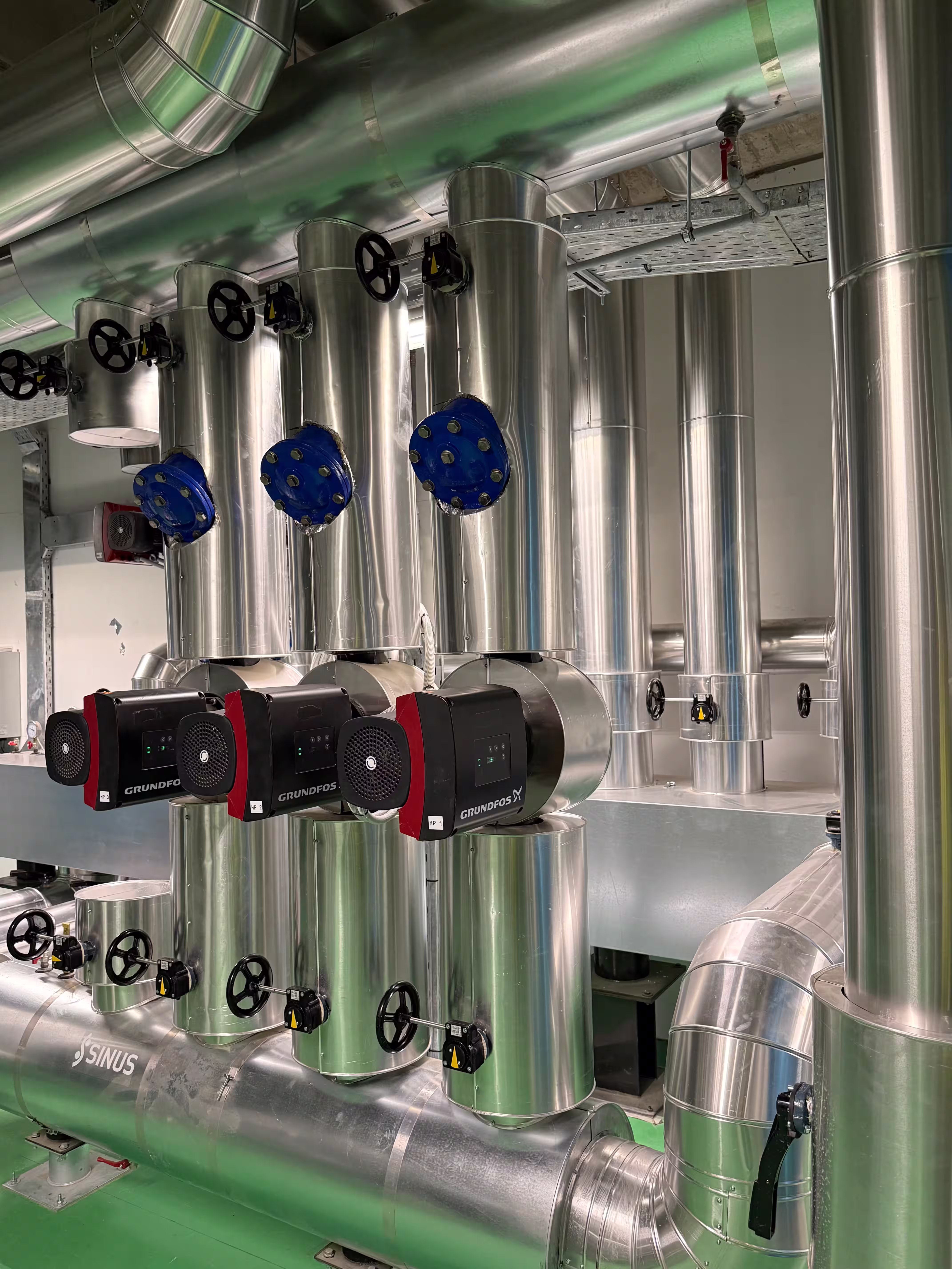 Pump manifold